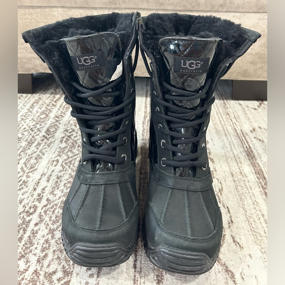 W. Adirondack II Quilted Ugg Womens Boots Size: 7.5 USA